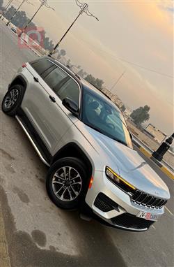 جیپ گراند شیرۆکی